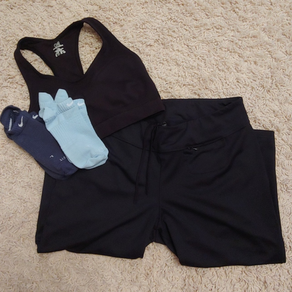 Workout Bundle Pants, Bra, Socks XL